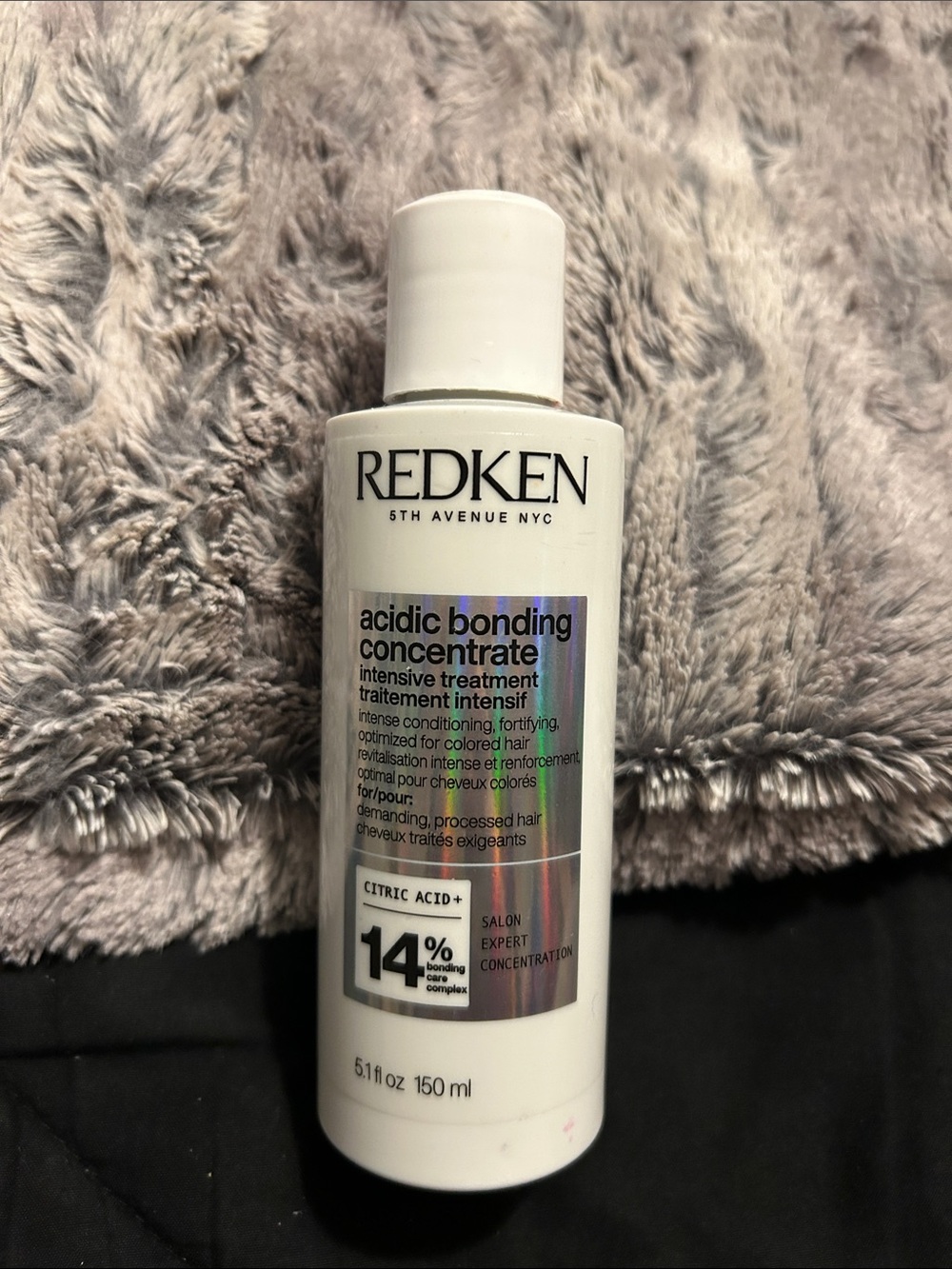 Redken Acidic Bonding Concentrate - White with Holographic Label